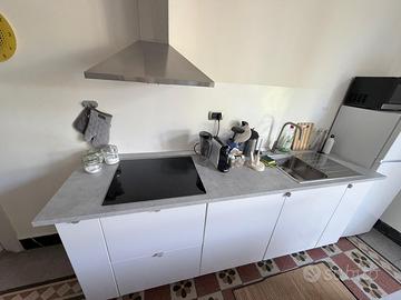 Cucina IKEA METOD 246 cm bianca piano cemento