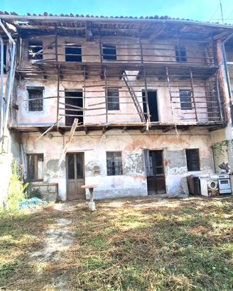 CASA DI CORTE A CARAVINO