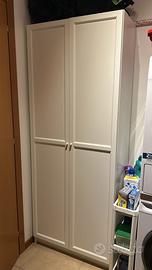 Armadio con Ripiani