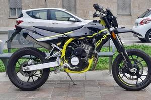 Swm sm 125r