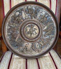 Piatto caricatore cesellato scene caccia Artemide