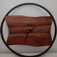 Orologio da parete in legno artigianale