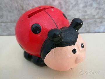 Salvadanaio coccinella in preziosa ceramica
