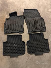 Tappetini gomma e vasca originali per Audi Q3