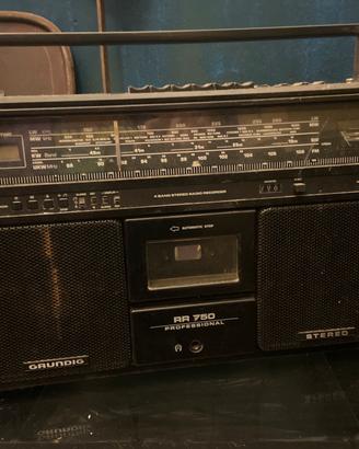 Lettore cassette e radio Grundig