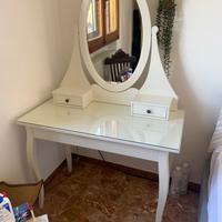 Mobile Ikea specchiera toilette