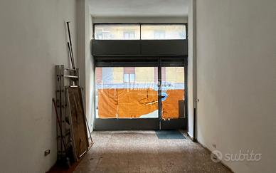 NEGOZIO UNA LUCE 21 mq - zona Stazione Centrale Mi