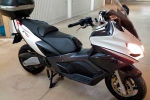 Aprilia SRV 850