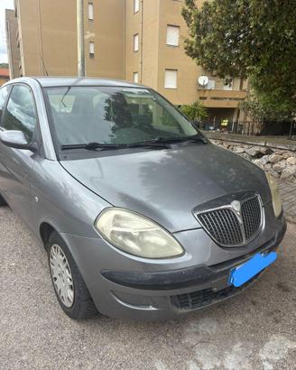 Lancia y
