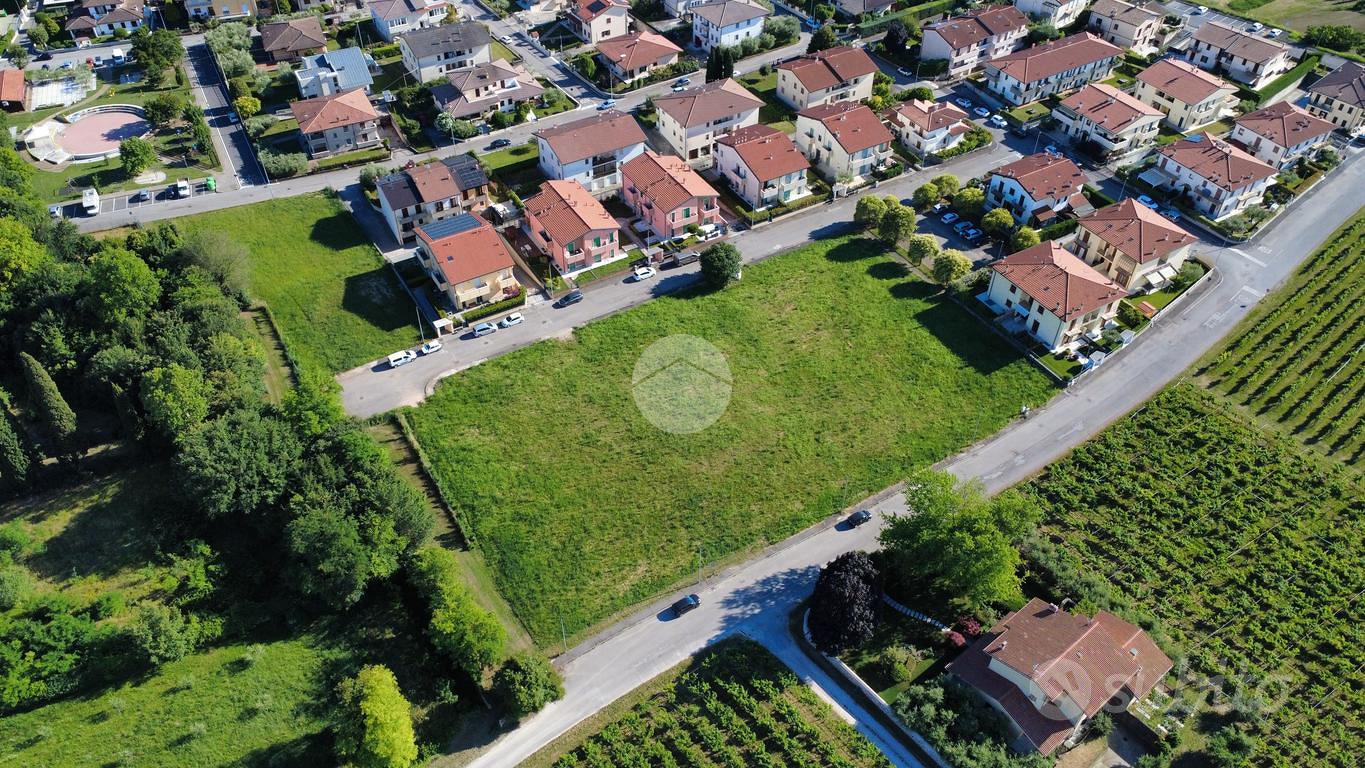 TER. RESIDENZIALE A ILLASI - Altro