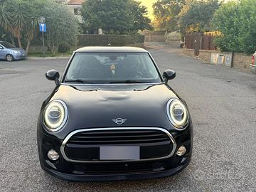 Mini 4 serie (f56)