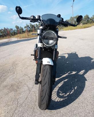 Husqvarna Vitpilen 401 + kit Svartpilen