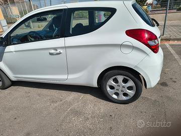 Auto Hyundai i 20