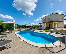 Villa con piscina