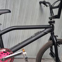 Titolo:
BMX 20” Nero Opaco 