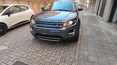 Autoveicolo range rover Evoque SD4 pure