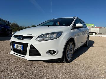 FORD Focus 1.6 TDCi 115CV SW Titanium AUTOCARRO N1