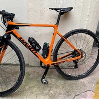 Bici Giant fibra di carbonio