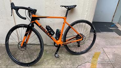Bici Giant fibra di carbonio