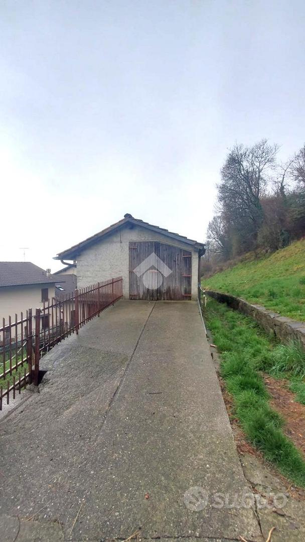 RUSTICO A BERBENNO - Vista 5