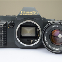 Canon t70 35mm + 50mm f/1.8