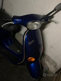 Vespa  et2