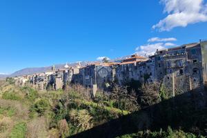 3 LOCALI A SANT'AGATA DE' GOTI