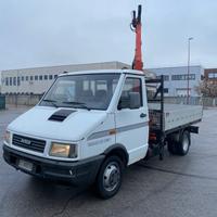 Iveco Daily 35-10 con Gru