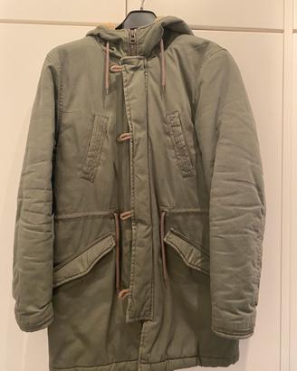 Giubbino verde modello parka da uomo