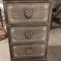 Comodino stile shabby