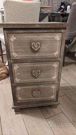 Comodino stile shabby