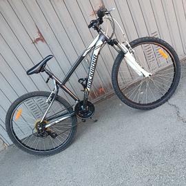 BICICLETTA IN ALLUMINIO 26 POLLICI AMMORTIZZATA 