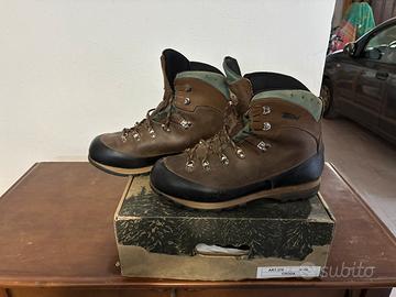 Scarpe da montagna n. 44