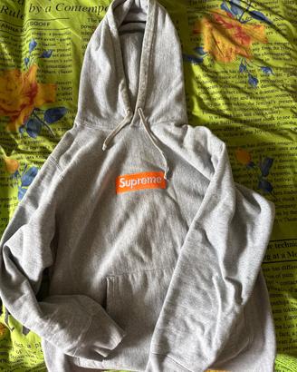 Box logo supreme