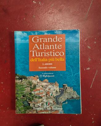 libro grande Atlante turistico 