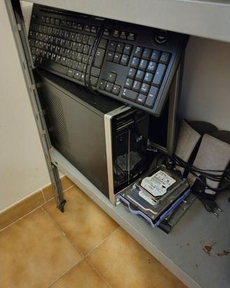 pc deskop piu monitor in blocco