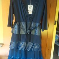 Vestito blu con balze