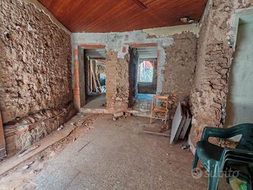 Indipendente da ultimare con cortile