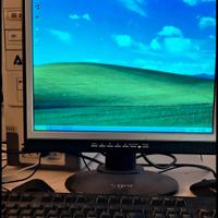 Pc schermo + tastiera + mouse