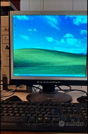 Pc schermo + tastiera + mouse