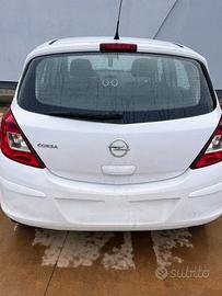 Opel corsa 1.2 benzina