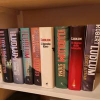 Collezione di 22 Libri Robert Ludlum