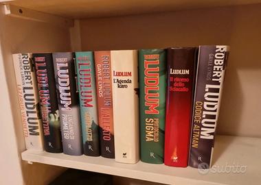 Collezione di 22 Libri Robert Ludlum