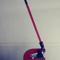 Cesoia taglia lamiera