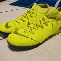 scarpe da calcio per asfalto 