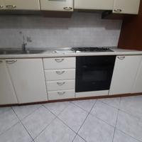 Cucina completa + mobile/credenza