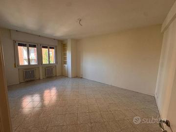Appartamento di 100 m² con 3 locali a Modena