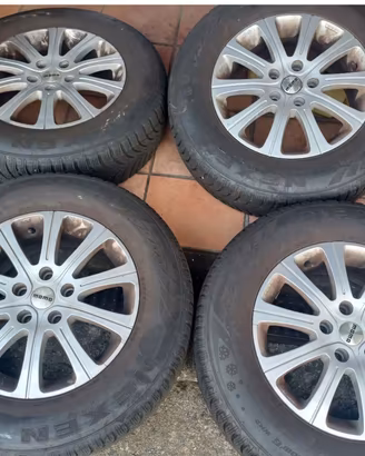 Gomme invernali e cerchi in lega da 16 Hyundai