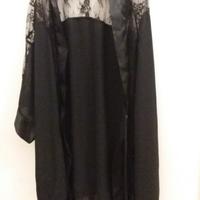 Kimono nero con inserti di pizzo