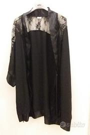 Kimono nero con inserti di pizzo